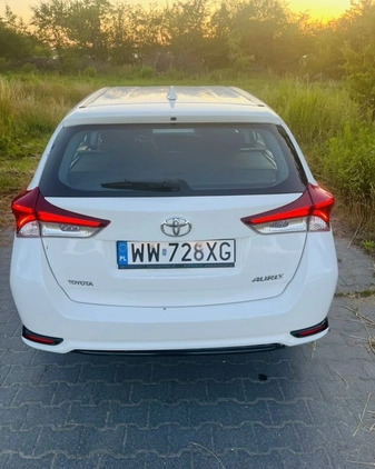 Toyota Auris cena 31700 przebieg: 345000, rok produkcji 2016 z Sieraków małe 29